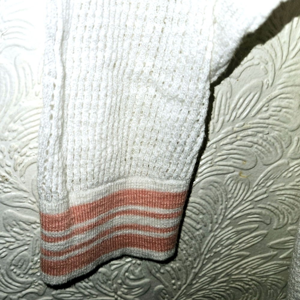 Express Sweater - Picture 2 of 4